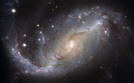 Combien de temps faudrait-il pour traverser la Voie lactée à la vitesse de la lumière ?