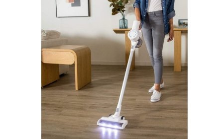 «Monsieur» peut aider au ménage avec cet aspirateur sans fil.