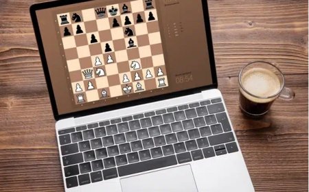 Jeu d'échecs en direct ou à distance via Internet VS l'ordinateur ou VS un ami(e) ou VS un petit-fils ou une petite-fille ...  par ordinateur