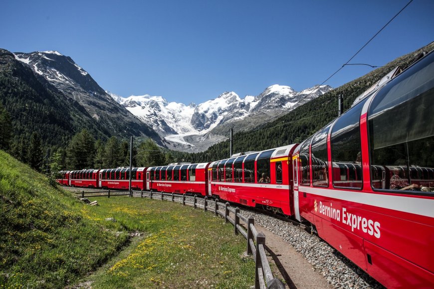Le train « Bernina Express » en Suisse